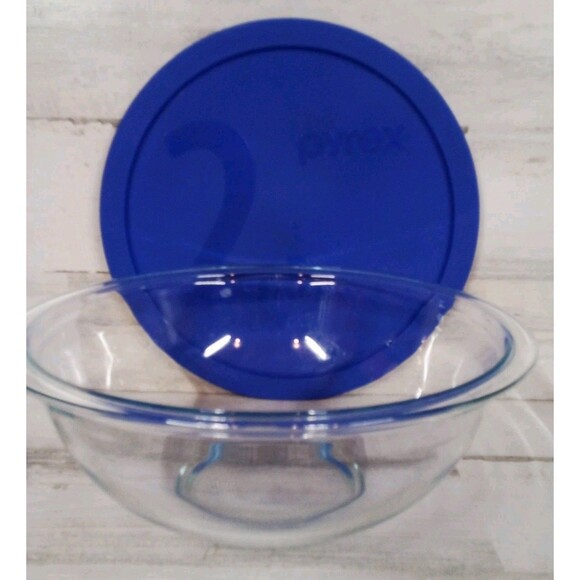 Pyrex Round Glass Bowl With Blue Lid 2.5 Quart - Picture 1 of 14